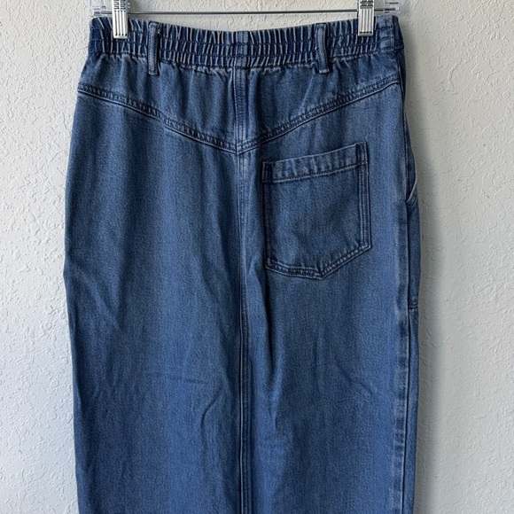 YFB Denim Midi Skirt With Brass buttons and soft material. Women’s Size M - Picture 7 of 12